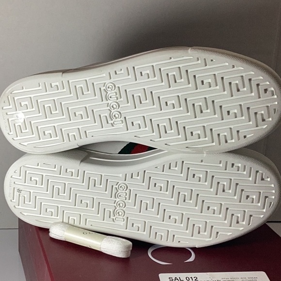Gucci
Men's Gucci Ace Leather Sneakers - Picture 12 of 16